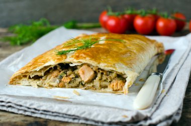 Bisected   cake   with stuffing